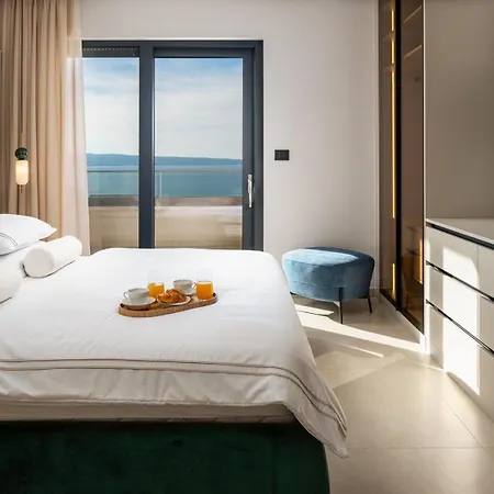 Luxury 5-bedroom Princess Korina With Heated Pool, Pool Table, Sauna, A Hot-tub Villa Podstrana