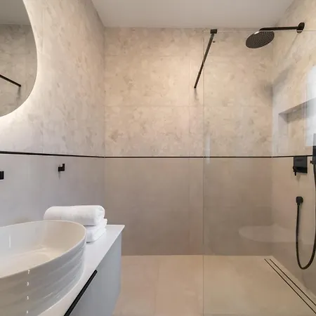 Luxury 5-bedroom Princess Korina With Heated Pool, Pool Table, Sauna, A Hot-tub *