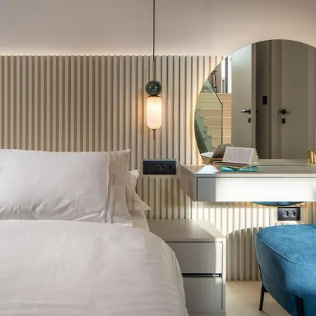 Luxury 5-bedroom Princess Korina With Heated Pool, Pool Table, Sauna, A Hot-tub Podstrana