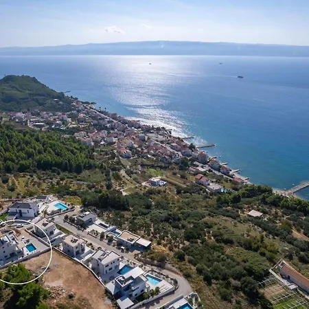 Luxury 5-bedroom Princess Korina With Heated Pool, Pool Table, Sauna, A Hot-tub * Podstrana