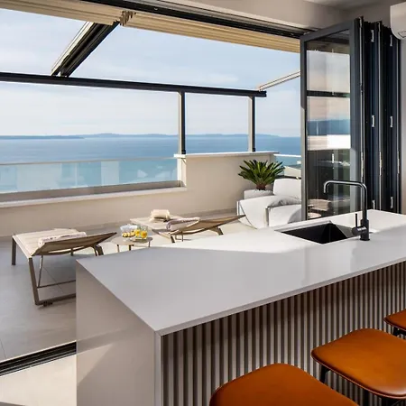 Luxury 5-bedroom Princess Korina With Heated Pool, Pool Table, Sauna, A Hot-tub