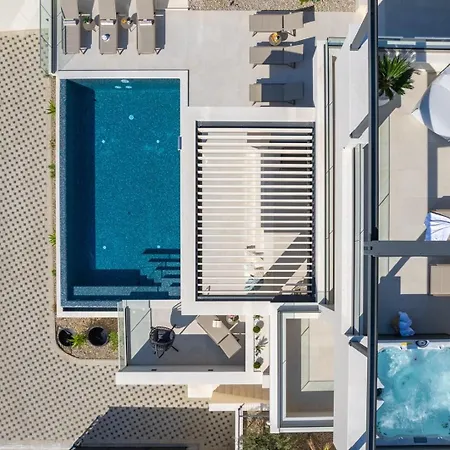 Villa Luxury 5-bedroom Princess Korina With Heated Pool, Pool Table, Sauna, A Hot-tub