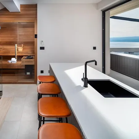 Luxury 5-bedroom Princess Korina With Heated Pool, Pool Table, Sauna, A Hot-tub *