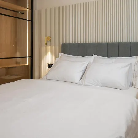 Luxury 5-bedroom Princess Korina With Heated Pool, Pool Table, Sauna, A Hot-tub