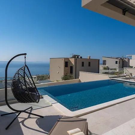 Luxury 5-bedroom Princess Korina With Heated Pool, Pool Table, Sauna, A Hot-tub * Podstrana