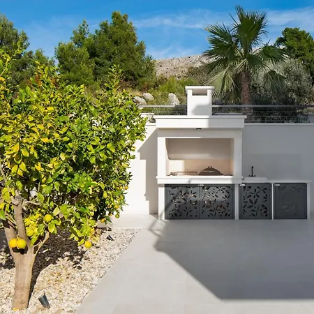 Villa Luxury 5-bedroom Princess Korina With Heated Pool, Pool Table, Sauna, A Hot-tub *