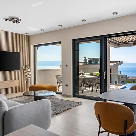 Villa Luxury 5-bedroom Princess Korina With Heated Pool, Pool Table, Sauna, A Hot-tub Podstrana