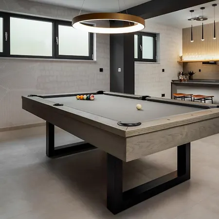 Villa Luxury 5-bedroom Princess Korina With Heated Pool, Pool Table, Sauna, A Hot-tub